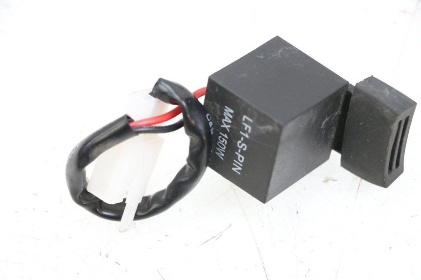 photo de TURN SIGNAL RELAY YAMAHA MT-07 MT07 ABS 700 (2018 - 2020) - Zoom on usage condition