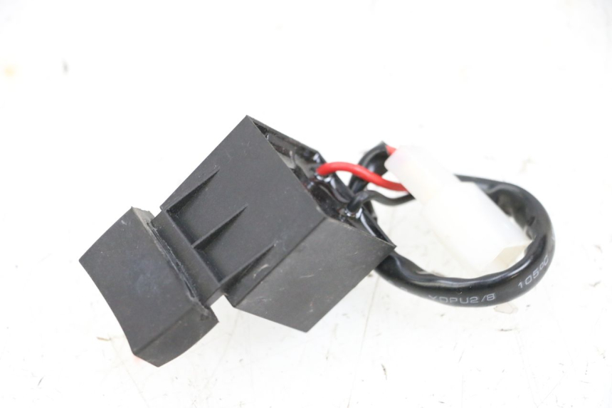 photo de TURN SIGNAL RELAY YAMAHA MT-07 MT07 ABS 700 (2018 - 2020) - Alternative perspective