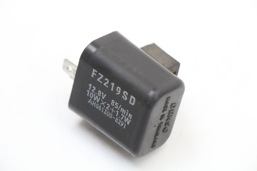 photo de TURN SIGNAL RELAY MBK MW TRYPTIK 125 (2014 - 2016) - Component detail