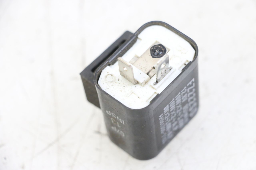 photo de FLASHER RELAY YAMAHA NEOS NEO'S 4T 50 (2008 - 2016) - Zoom on usage condition
