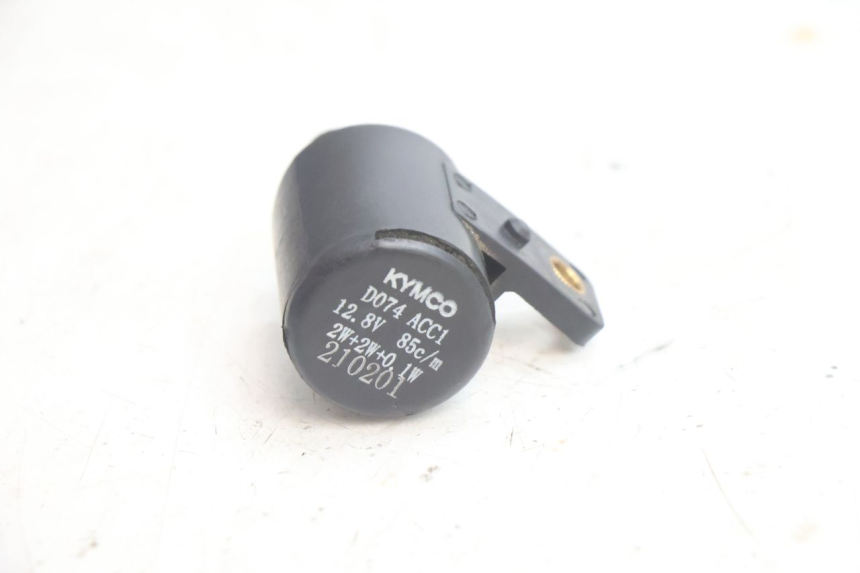 photo de TURN SIGNAL RELAY KYMCO LIKE 4T 50 (2019 - 2025) - Zoom on usage condition