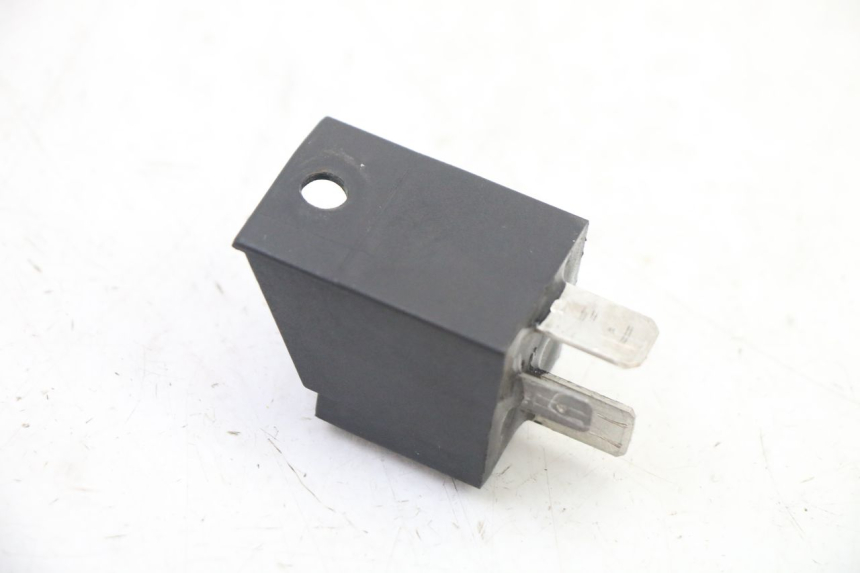 photo de TURN SIGNAL RELAY PIAGGIO NEW TYPHOON 50 (2018 - 2021) - Zoom on usage condition