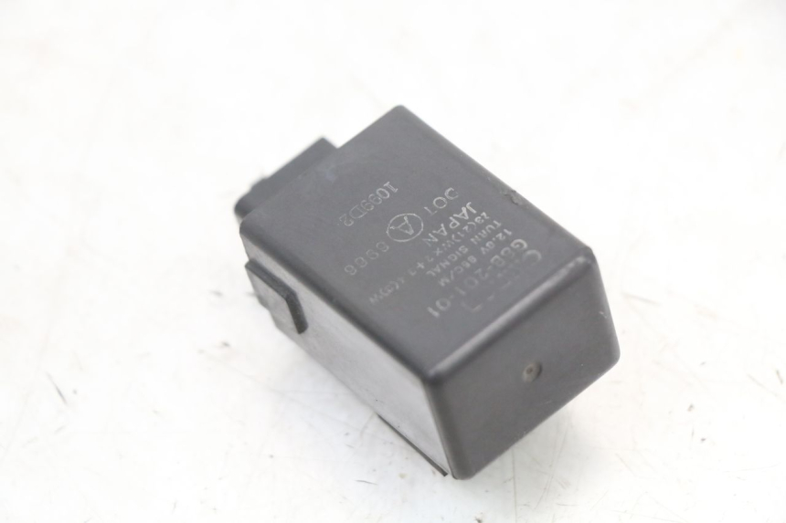 photo de FLASHER RELAY HONDA NTV DEAUVILLE 650 (1998 - 2001) - Component detail