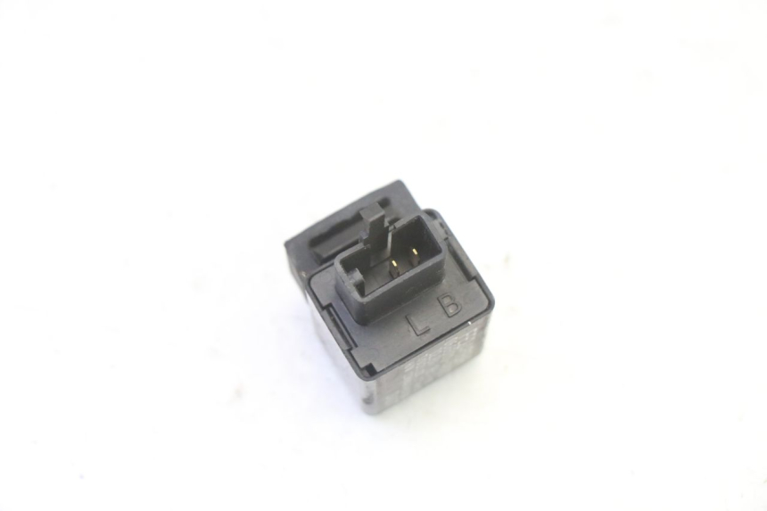 photo de TURN SIGNAL RELAY HONDA NTV DEAUVILLE 650 (2001 - 2006) - Component detail