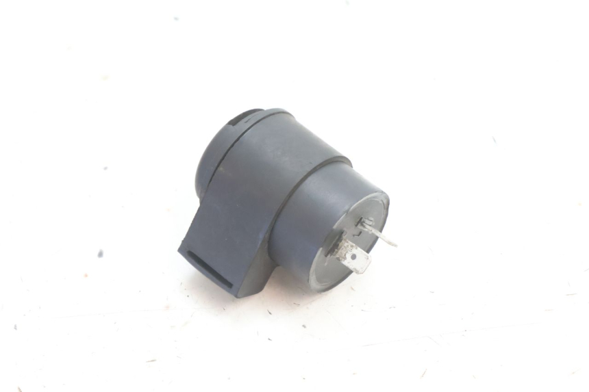 photo de TURN SIGNAL RELAY SYM ORBIT III 3 4T 50 (2021 - 2025) - Alternative perspective