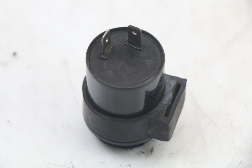 photo de TURN SIGNAL RELAY PEUGEOT STREETZONE 4T 50 (2018 - 2023) - Alternative perspective