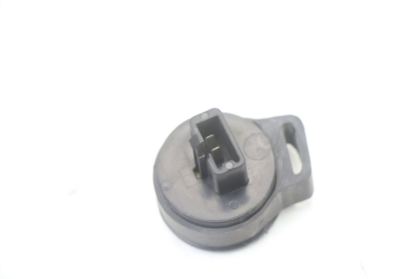 photo de TURN SIGNAL RELAY PEUGEOT TREKKER TKR 50 (2005 - 2014) - Zoom on usage condition