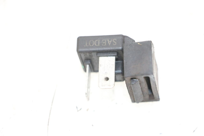 photo de TURN SIGNAL RELAY PIAGGIO LIBERTY IGET 4T 50 (2021 - 2025) - Alternative perspective