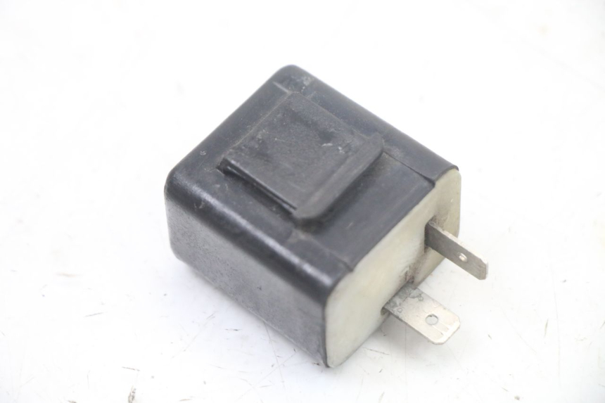 photo de TURN SIGNAL RELAY PIAGGIO VESPA LX IE 125 (2010 - 2012) - Alternative perspective