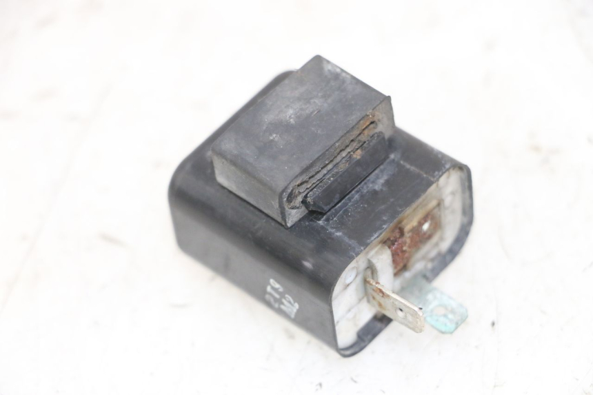 photo de TURN SIGNAL RELAY APRILIA RALLY AC 50 (1995 - 2004) - Zoom on usage condition