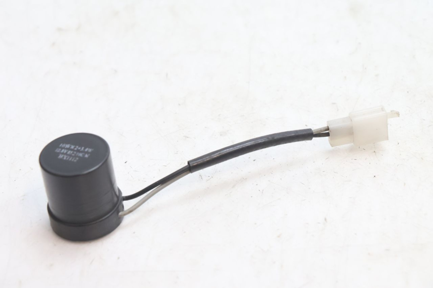 photo de TURN SIGNAL RELAY YIYING RETRO 50 (2008 - 2017) - Zoom on usage condition