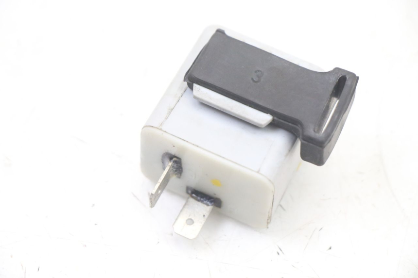 photo de TURN SIGNAL RELAY ROYAL ENFIELD HYMALAYAN 410 (2016 - 2023) - Alternative perspective