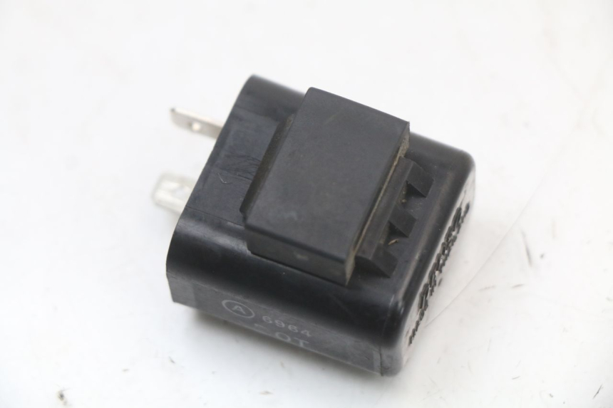 photo de TURN SIGNAL RELAY APRILIA SCARABEO GT 125 (1999 - 2007) - Zoom on usage condition