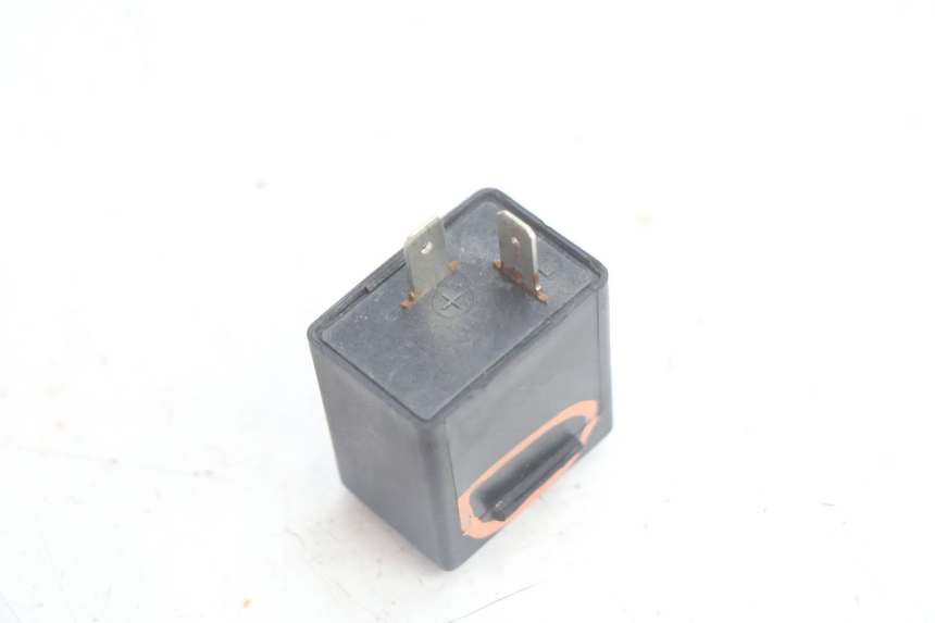 photo de TURN SIGNAL RELAY APRILIA SCARABEO GT 125 (1999 - 2007) - Zoom on usage condition
