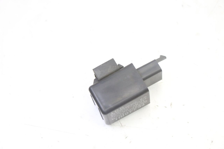 photo de TURN SIGNAL RELAY HONDA ST PAN EUROPEAN 1300 (2002 - 2013) - Zoom on usage condition