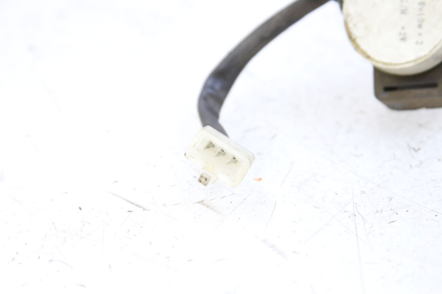 photo de TURN SIGNAL RELAY RAZZO STEED 125 (2012 - 2018) - Zoom on usage condition