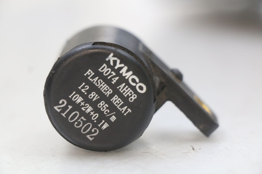 photo de TURN SIGNAL RELAY KYMCO SUPER 8 4T 50 (2021 - 2024) - Zoom on usage condition