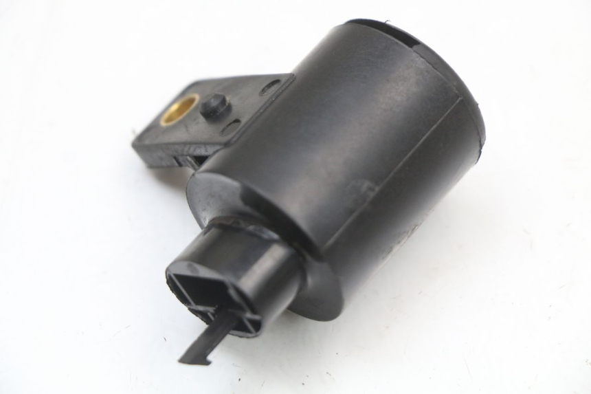photo de TURN SIGNAL RELAY KYMCO SUPER 8 4T 50 (2021 - 2024) - Alternative perspective