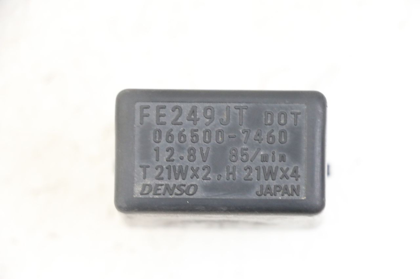 photo de TURN SIGNAL RELAY SUZUKI BURGMAN 125 (2018 - 2021) - Zoom on usage condition