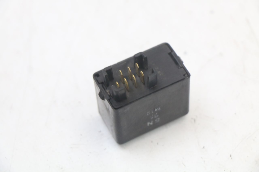 photo de TURN SIGNAL RELAY SUZUKI GSR 750 (2011 - 2017) - Zoom on usage condition