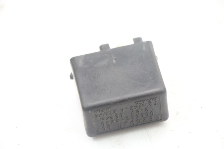 photo de TURN SIGNAL RELAY SUZUKI GSX F GSXF 650 (2007 - 2015) - Alternative perspective