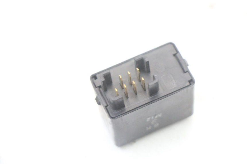 photo de TURN SIGNAL RELAY SUZUKI GSX F GSXF 650 (2007 - 2015) - Technical close-up