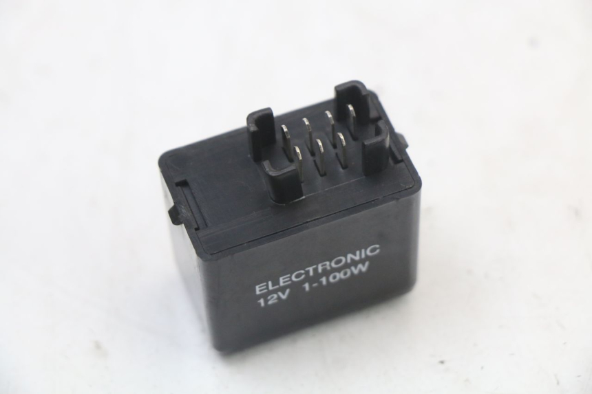photo de TURN SIGNAL RELAY SUZUKI SV S 650 (1999 - 2002) - Component detail
