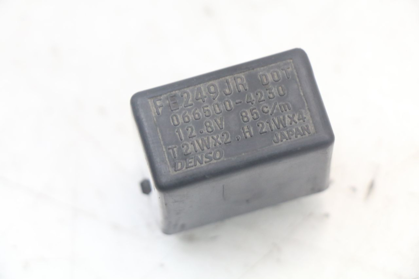 photo de FLASHER RELAY SUZUKI SV N 650 (1999 - 2002) - Component detail