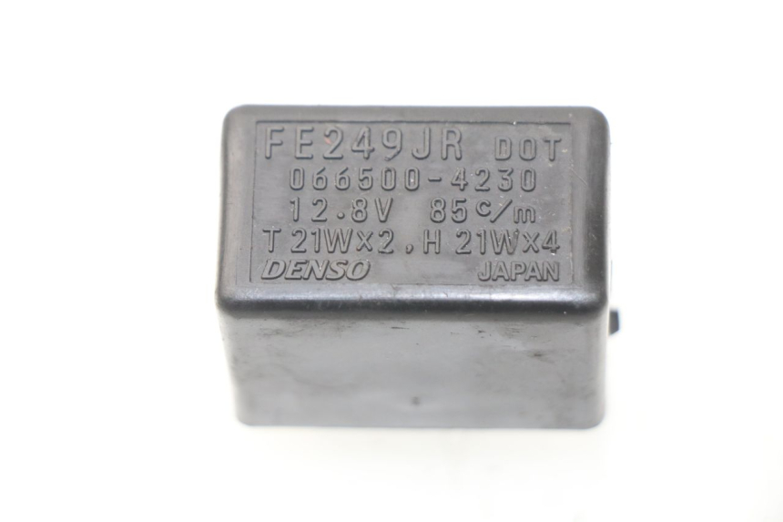 photo de TURN SIGNAL RELAY SUZUKI SV S ABS 650 (2003 - 2009) - Component detail