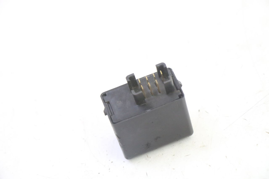 photo de TURN SIGNAL RELAY SUZUKI SV S 650 (2003 - 2009) - Alternative perspective