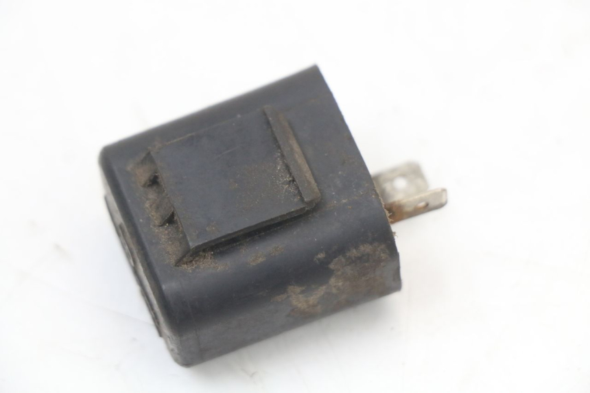 photo de TURN SIGNAL RELAY SUZUKI TS X 80 (1984 - 1988) - Alternative perspective