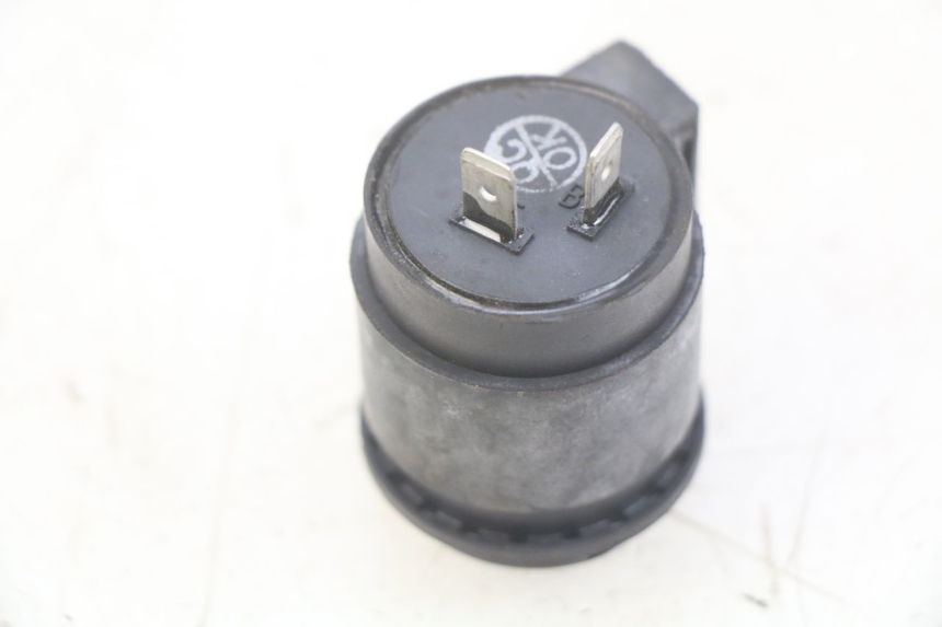 photo de FLASHER RELAY PEUGEOT TWEET 4T 50 (2010 - 2014) - Zoom on usage condition