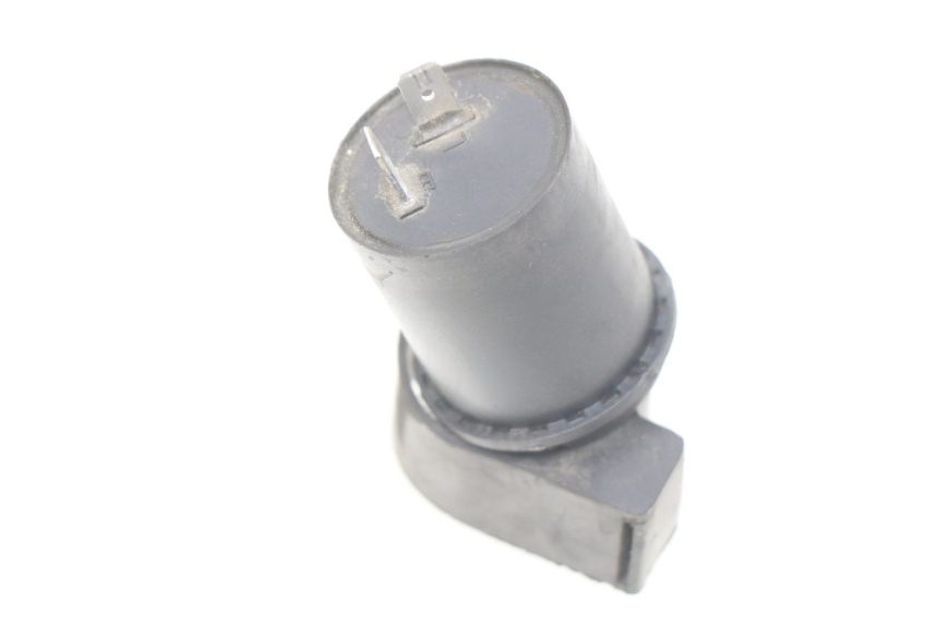 photo de TURN SIGNAL RELAY PEUGEOT TWEET ACTIVE 4T 50 (2018 - 2022) - Zoom on usage condition