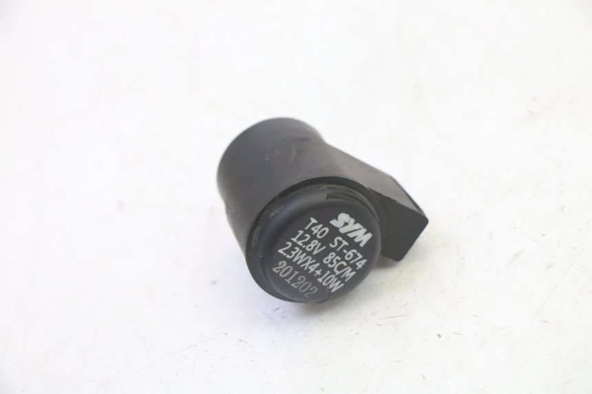 photo de TURN SIGNAL RELAY PEUGEOT TWEET PRO CARGO 50 (2018 - 2022) - Zoom on usage condition