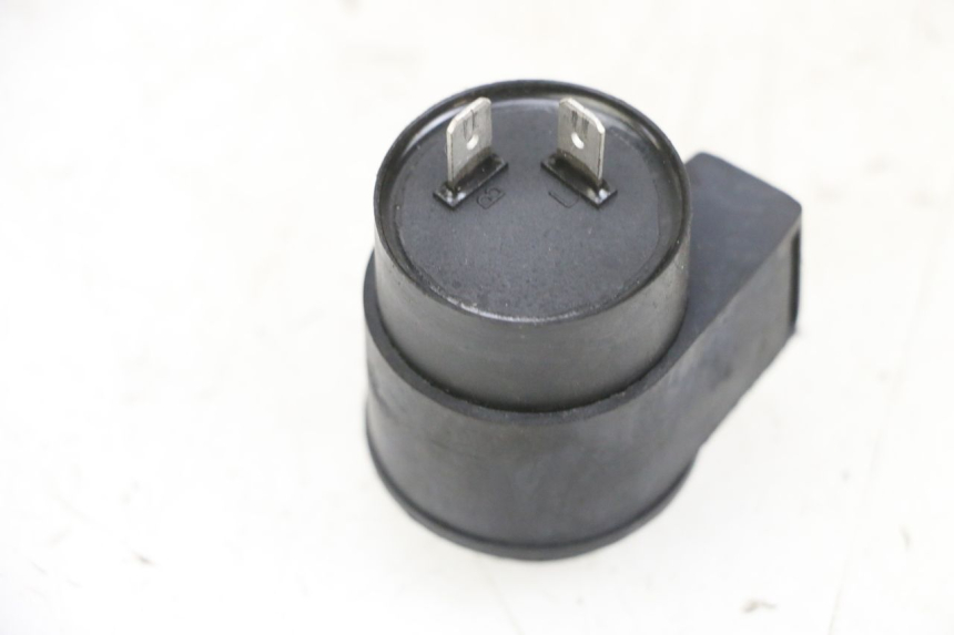 photo de TURN SIGNAL RELAY PEUGEOT TWEET PRO EFI 4T 50 (2021 - 2022) - Alternative perspective