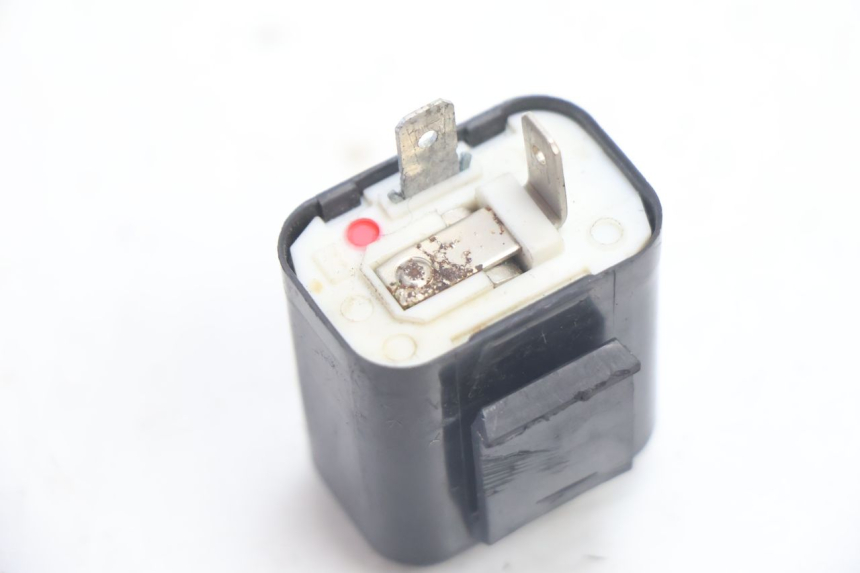 photo de FLASHER RELAY PIAGGIO TYPHOON 50 (1993 - 1999) - Alternative perspective