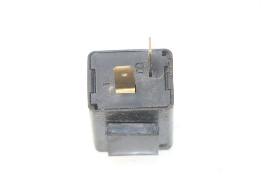 photo de TURN SIGNAL RELAY SUZUKI UC EPICURO 125 (1999 - 2003) - Zoom on usage condition