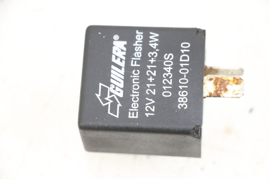 photo de FLASHER RELAY SUZUKI UH BURGMAN 125 (2002 - 2006) - Component detail