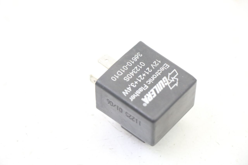 photo de FLASHER RELAY SUZUKI UH BURGMAN 125 (2002 - 2006) - Component detail