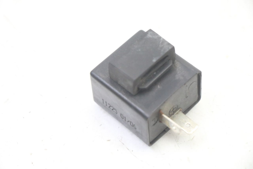 photo de FLASHER RELAY SUZUKI UH BURGMAN 125 (2002 - 2006) - Alternative perspective
