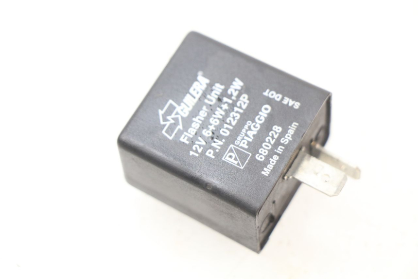 photo de TURN SIGNAL RELAY PIAGGIO VESPA GTS IE ABS 300 (2016 - 2018) - Main view