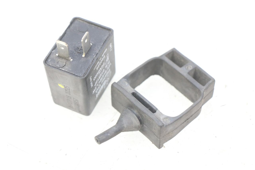 photo de FLASHER RELAY PIAGGIO VESPA GTS IGET ABS 125 (2017 - 2023) - Component detail