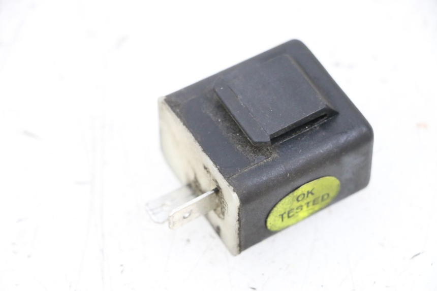 photo de TURN SIGNAL RELAY PIAGGIO VESPA GTS SUPER IE 125 (2009 - 2016) - Zoom on usage condition