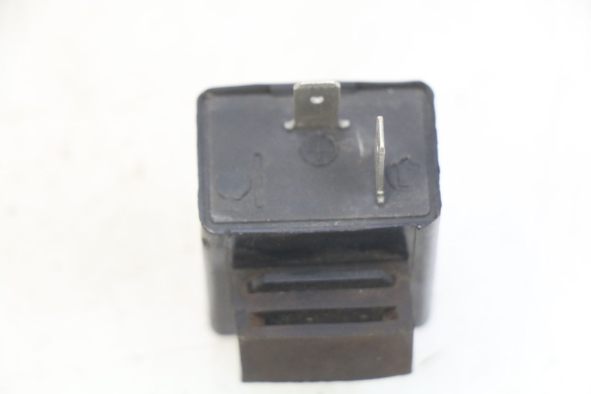 photo de FLASHER RELAY PIAGGIO VESPA PRIMAVERA 2T 50 (2013 - 2018) - Zoom on usage condition