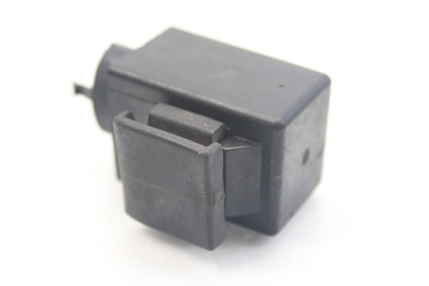 photo de TURN SIGNAL RELAY HONDA VFR FI RC46 800 (1998 - 2001) - Component detail