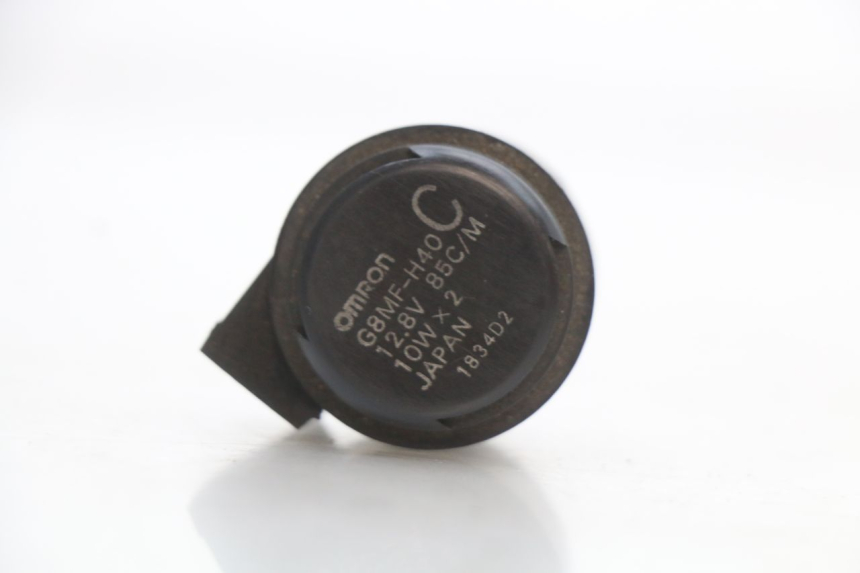 photo de TURN SIGNAL RELAY HONDA WALLAROO DX 50 (1993 - 1996) - Zoom on usage condition