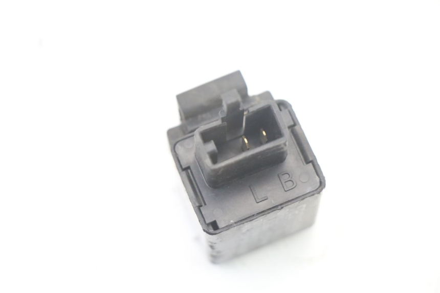 photo de TURN SIGNAL RELAY YAMAHA X-MAX XMAX ABS 250 (2010 - 2012) - Zoom on usage condition
