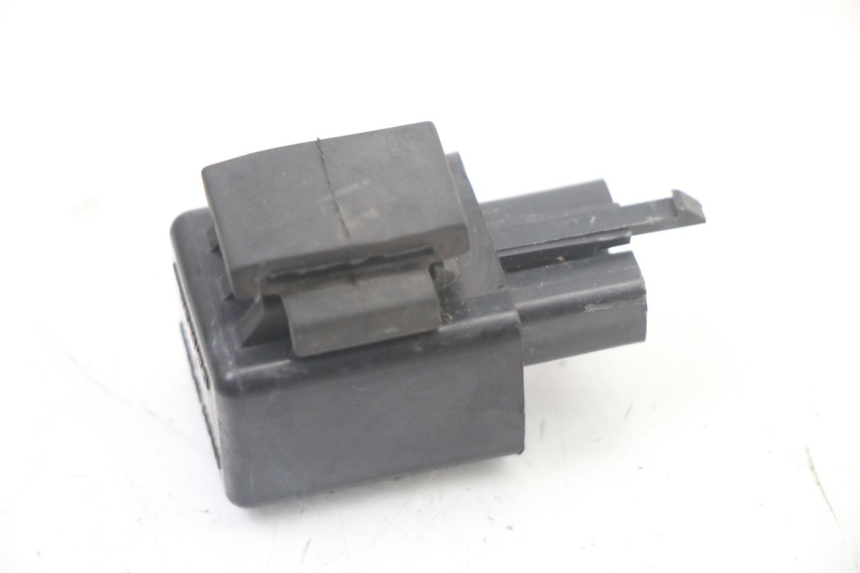 photo de TURN SIGNAL RELAY YAMAHA X-MAX XMAX ABS 250 (2010 - 2012) - Alternative perspective