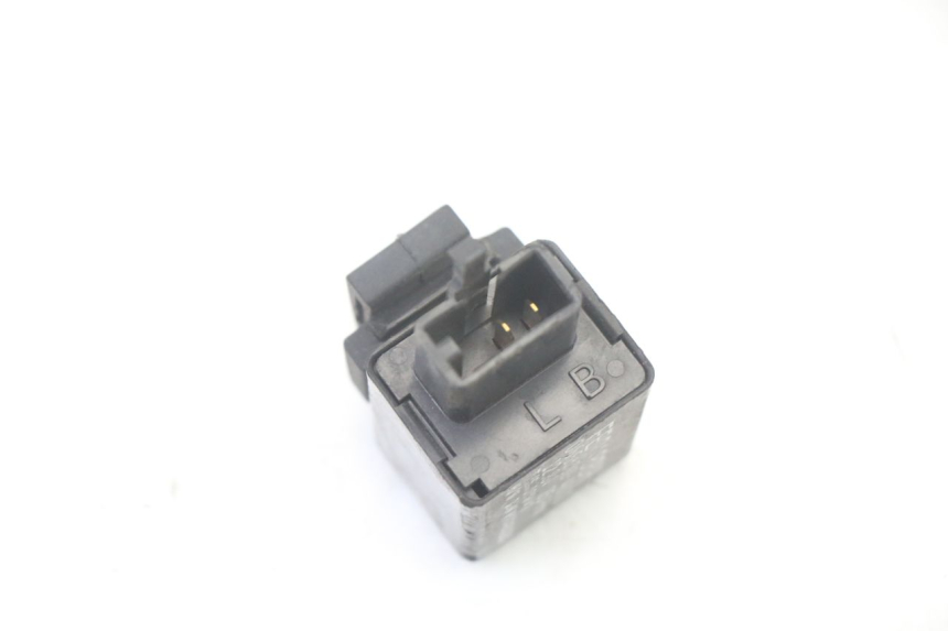 photo de FLASHER RELAY YAMAHA X-MAX XMAX 125 (2010 - 2013) - Alternative perspective