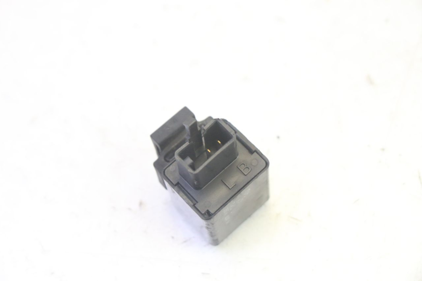 photo de FLASHER RELAY YAMAHA X-MAX XMAX 125 (2010 - 2013) - Zoom on usage condition
